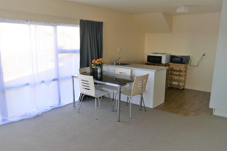 Photo of property in 16 Orewa Heights Crescent, Orewa, 0931