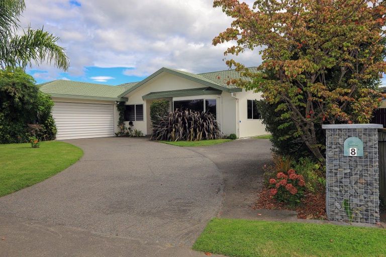 Photo of property in 8 Brompton Drive, Taradale, Napier, 4112