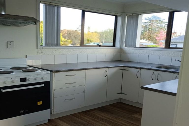 Photo of property in 10 Elvira Place, Ranui, Auckland, 0612