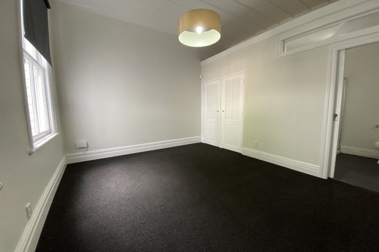 Photo of property in 8 Russell Terrace, Newtown, Wellington, 6021