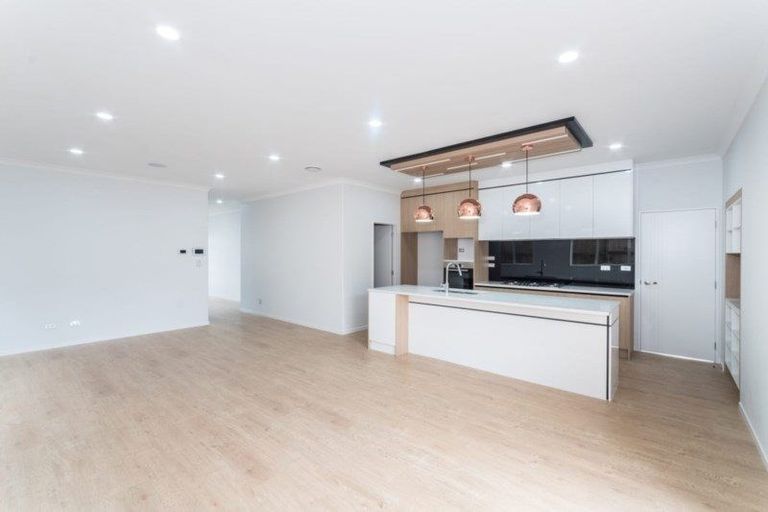 Photo of property in 40 Tinaku Road, Flat Bush, Auckland, 2019