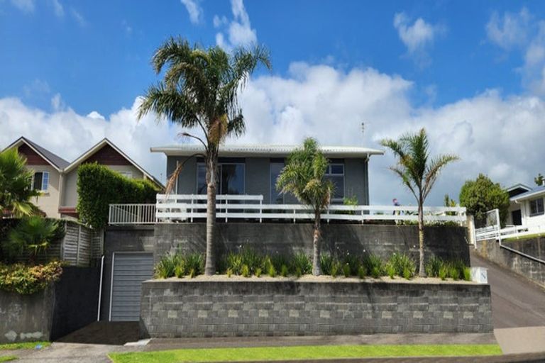 Photo of property in 1/246 Courtenay Street, Strandon, New Plymouth, 4312