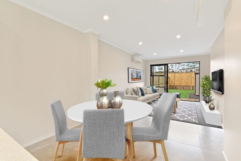 Photo of property in 17 Vincent Mcgrath Crescent, Swanson, Auckland, 0614