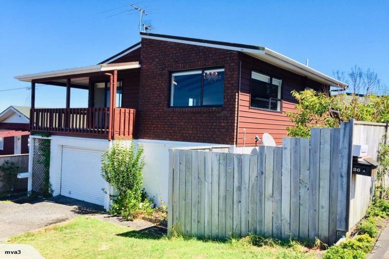 Photo of property in 24a East Coast Road, Milford, Auckland, 0620