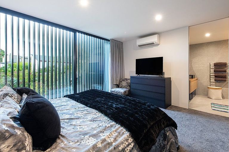 Photo of property in 314c Hurstmere Road, Takapuna, Auckland, 0622