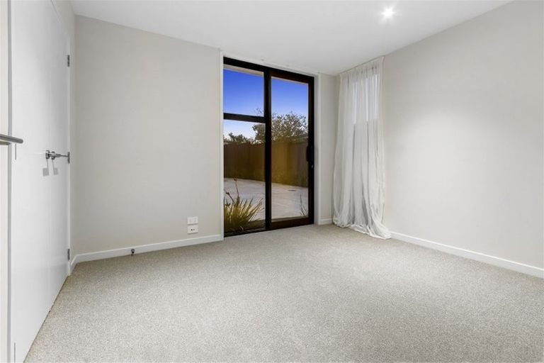 Photo of property in 174b Archers Road, Glenfield, Auckland, 0629