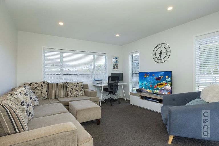 Photo of property in 77a Pohutukawa Parade, Riverhead, 0820