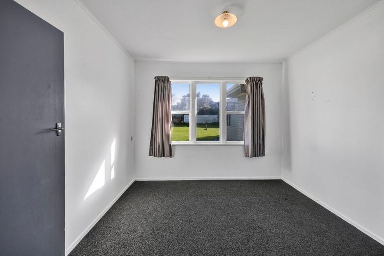 Photo of property in 10 Ramanui Avenue, Hawera, 4610
