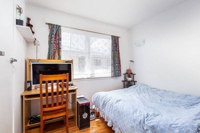 Photo of property in 4 Mary Keane Lane, Parakai, 0830