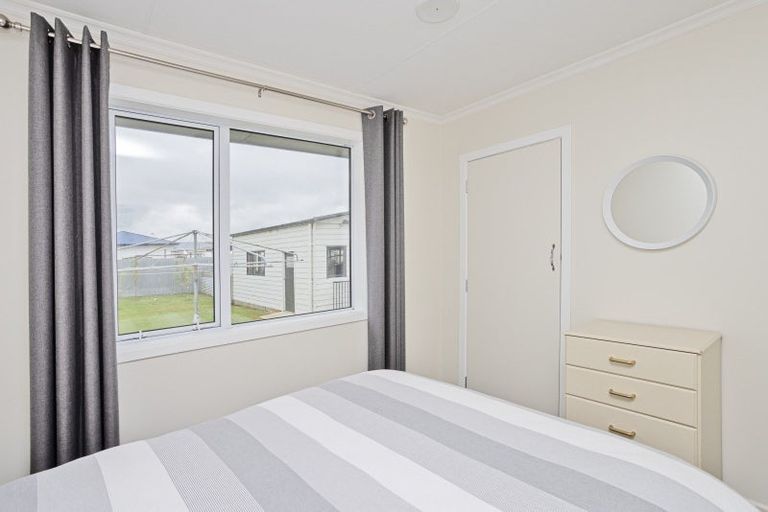 Photo of property in 220 Mcquarrie Street, Kingswell, Invercargill, 9812
