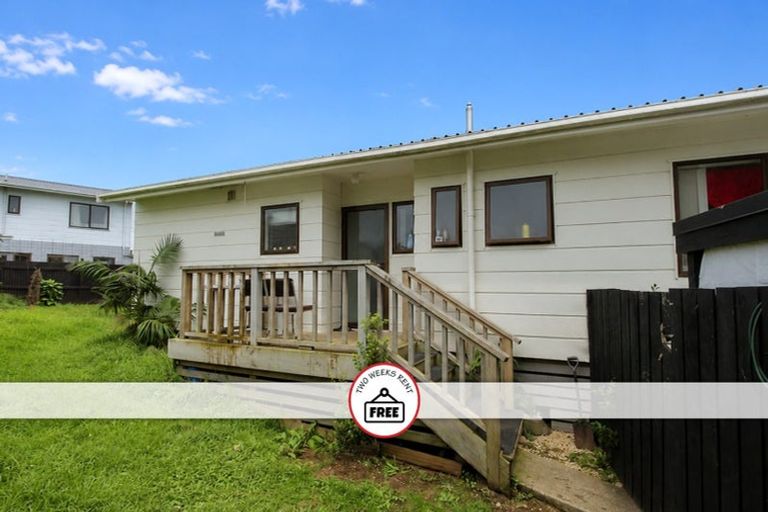 Photo of property in 2/38 Maplesden Drive, Clendon Park, Auckland, 2103