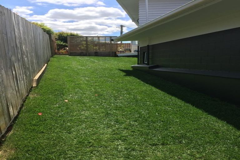 Photo of property in 57 Fairmount Road, Titirangi, Auckland, 0604