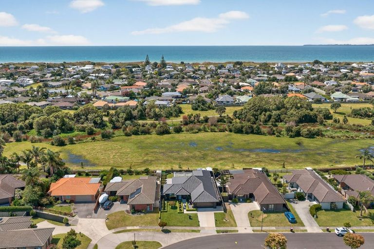 Photo of property in 52 Carrington Drive, Papamoa Beach, Papamoa, 3118