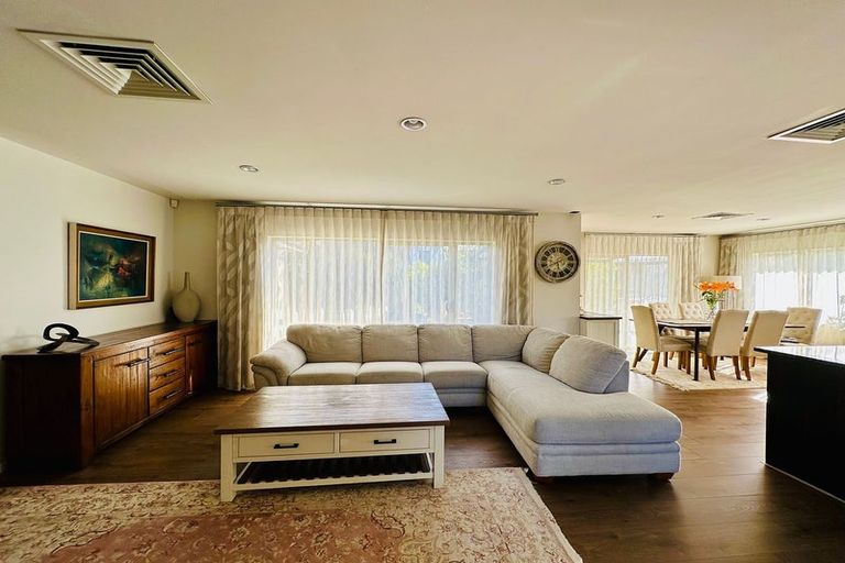 Photo of property in 5 Catlins Place, Fairview Heights, Auckland, 0632