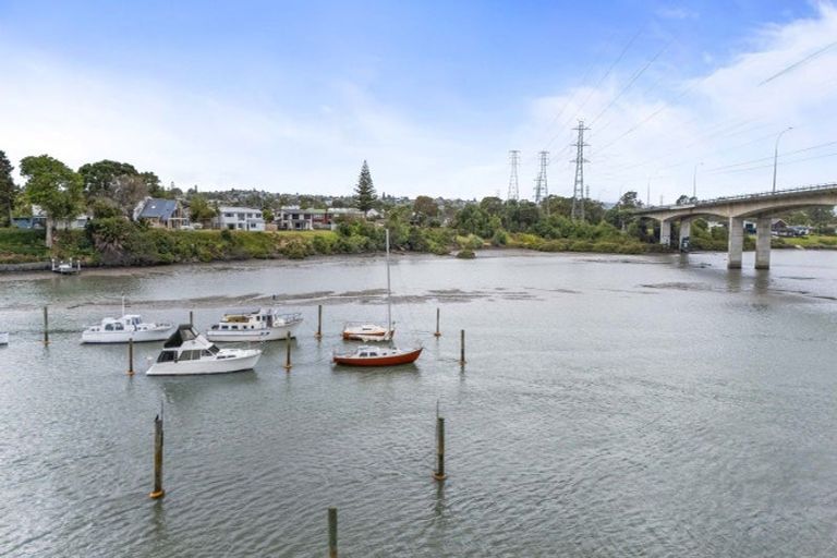 Photo of property in 17e Pakuranga Road, Pakuranga, Auckland, 2010