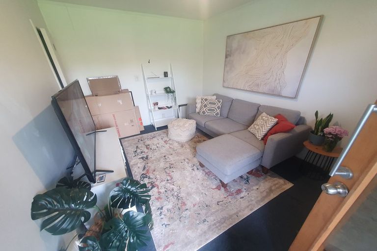 Photo of property in 386 Henderson Valley Road, Henderson Valley, Auckland, 0612