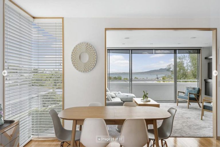 Photo of property in 2/55 Parr Terrace, Castor Bay, Auckland, 0620