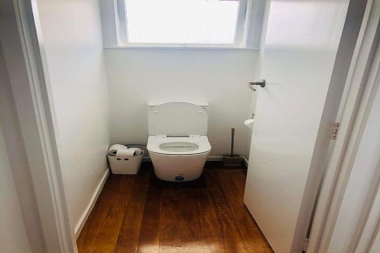 Photo of property in 73 Waimumu Road, Massey, Auckland, 0614