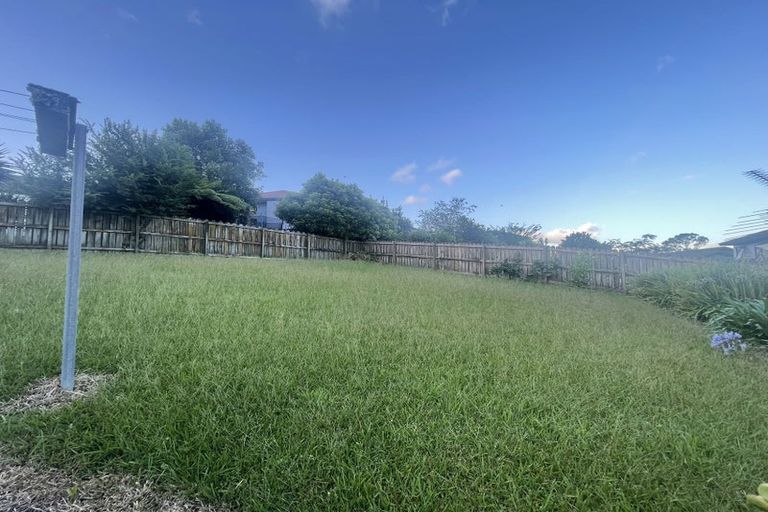 Photo of property in 63a Harmel Road, Glendene, Auckland, 0602