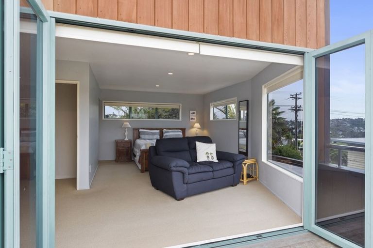 Photo of property in 697 Beach Road, Rothesay Bay, Auckland, 0630