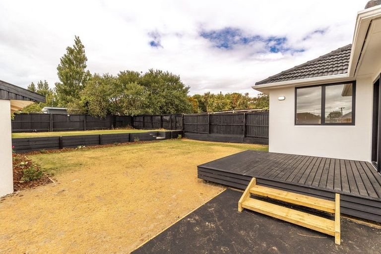 Photo of property in 35 Cuffs Road, Wainoni, Christchurch, 8061