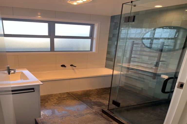 Photo of property in 2 Snowdon Avenue, Terrace End, Palmerston North, 4410