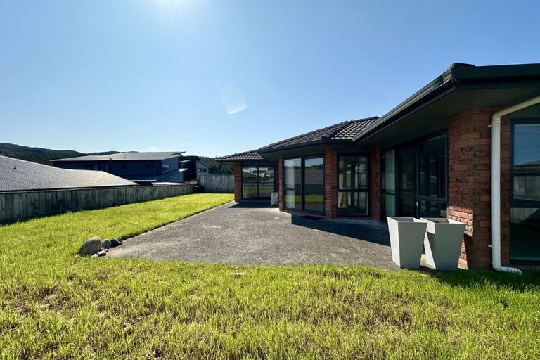 Photo of property in 9 Percy Kinsman Crescent, Riverstone Terraces, Upper Hutt, 5018