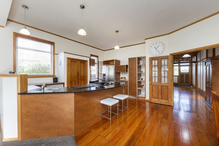 Photo of property in 137 Cook Street, West End, Palmerston North, 4410
