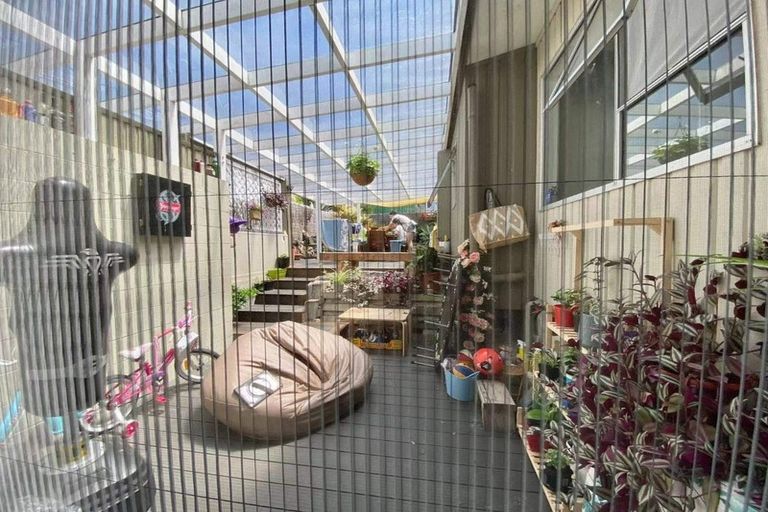 Photo of property in 14 Scotstoun Place, Glen Eden, Auckland, 0602