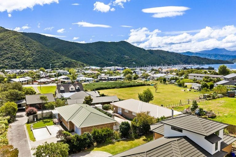 Photo of property in 67 Moana View Road, Waikawa, Picton, 7220