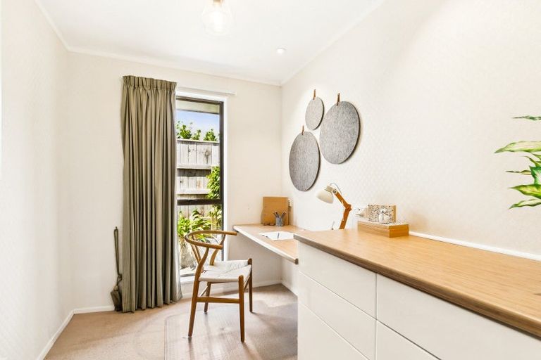 Photo of property in 8a Beauchamp Street, Karori, Wellington, 6012