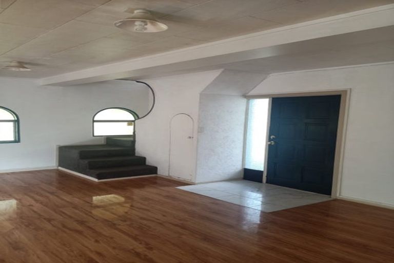 Photo of property in 37 Awaruku Road, Torbay, Auckland, 0630