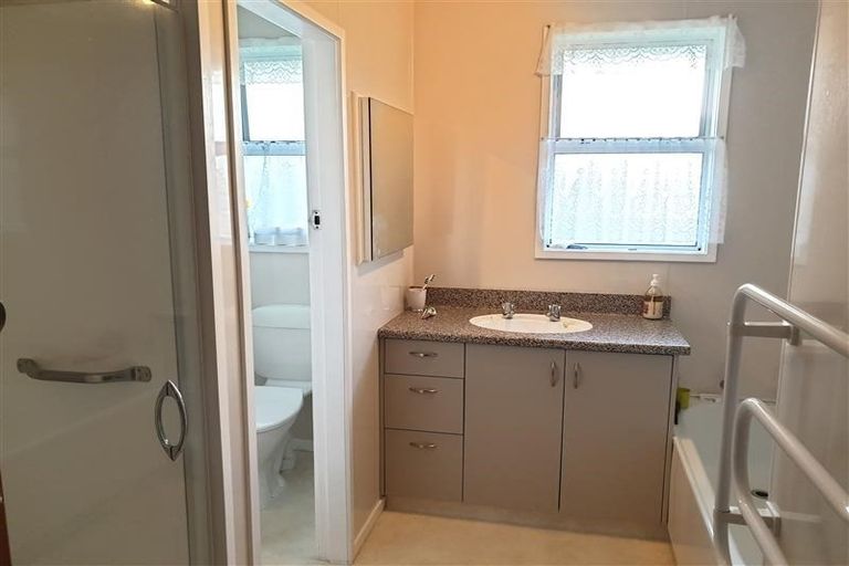 Photo of property in 27 Kennedy Avenue, Feilding, 4702