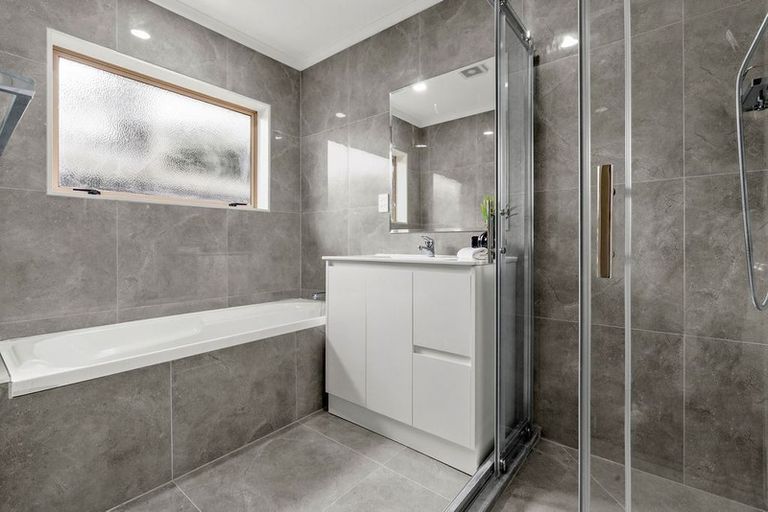 Photo of property in 15 Saybrook Place, Mangere, Auckland, 2022