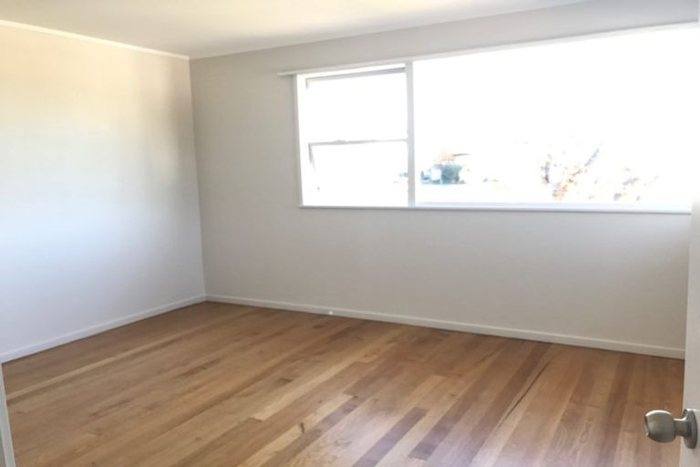 Photo of property in 18 Juniper Road, Sunnynook, Auckland, 0620