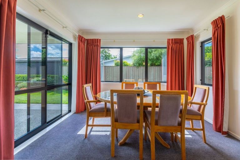 Photo of property in 6a Willow Drive, Taradale, Napier, 4112