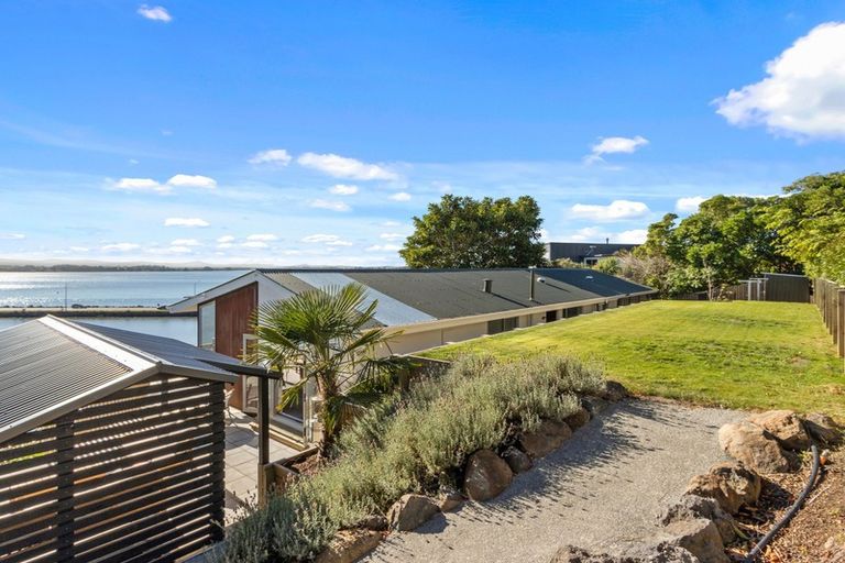 Photo of property in 150 Mccormacks Bay Road, Redcliffs, Christchurch, 8081
