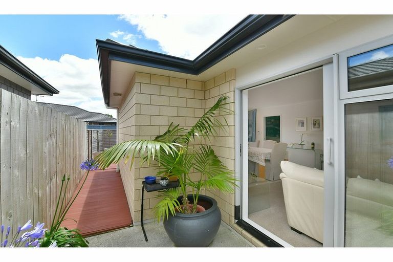Photo of property in 43b Doment Crescent, Orewa, 0931