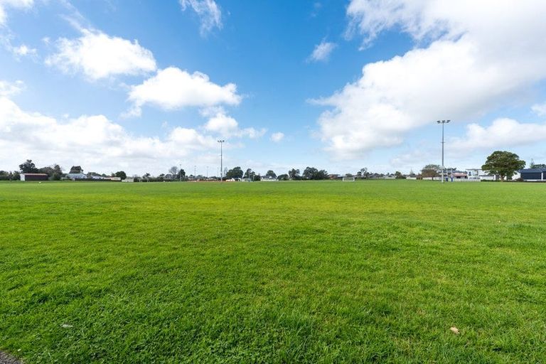 Photo of property in 80e Matipo Road, Te Atatu Peninsula, Auckland, 0610