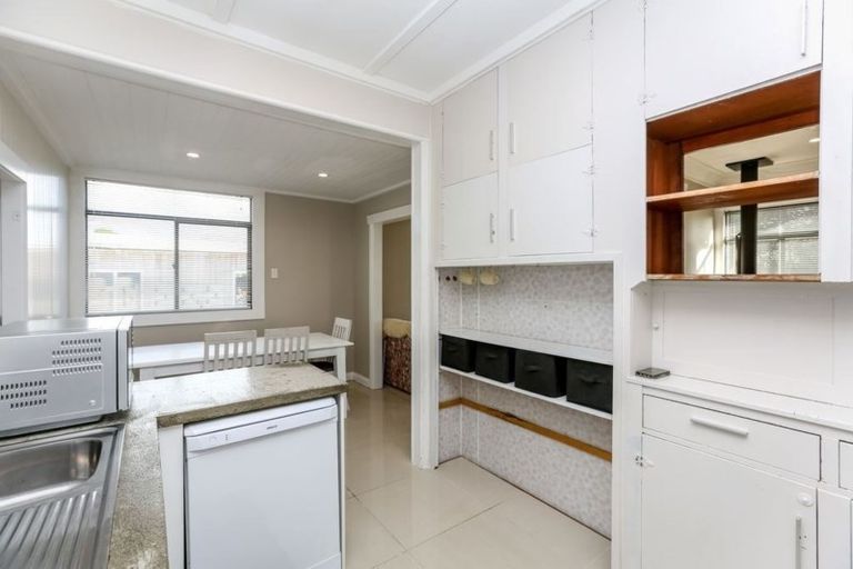Photo of property in 14 Sanders Avenue, Westown, New Plymouth, 4310