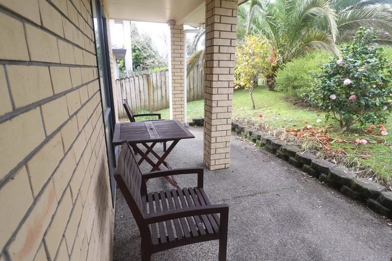 Photo of property in 16 Crimson Park, Oteha, Auckland, 0632