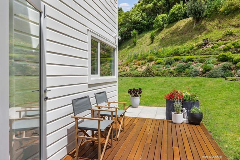 Photo of property in 105 Akaroa Drive, Maupuia, Wellington, 6022