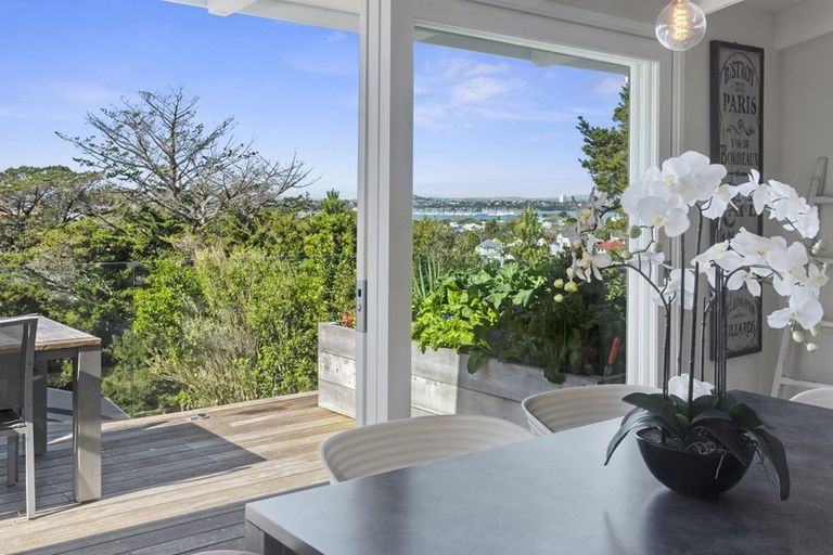 Photo of property in 32 Seaview Avenue, Northcote, Auckland, 0627
