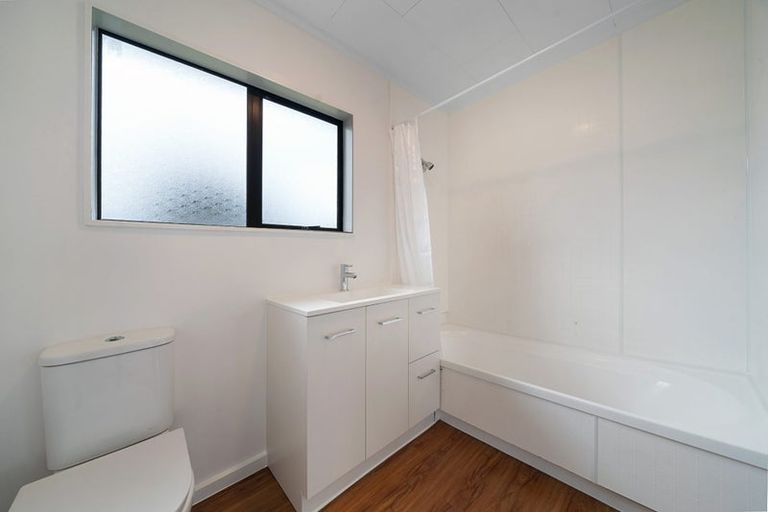 Photo of property in 51 Hindmarsh Street, Henderson, Auckland, 0612