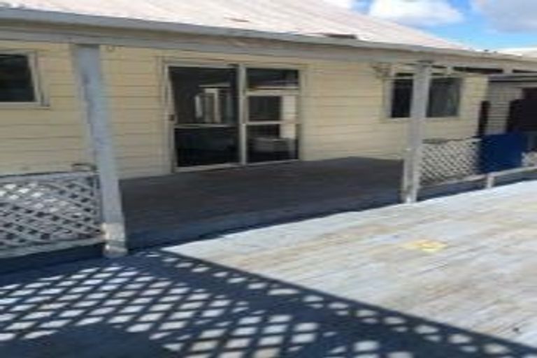 Photo of property in 43 Frobisher Way, Clendon Park, Auckland, 2103