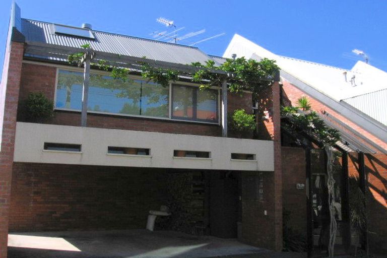 Photo of property in 19 Clermont Terrace, Kelburn, Wellington, 6012