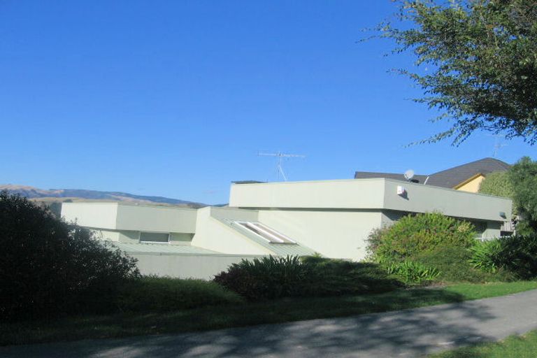 Photo of property in 3 Samwell Drive, Whitby, Porirua, 5024