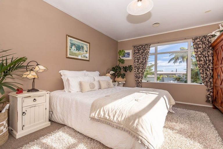 Photo of property in 22 Queen Street, Westport, 7825