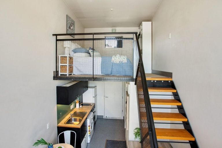 Photo of property in Urbane Apartments, 44/29 Webb Street, Mount Cook, Wellington, 6011