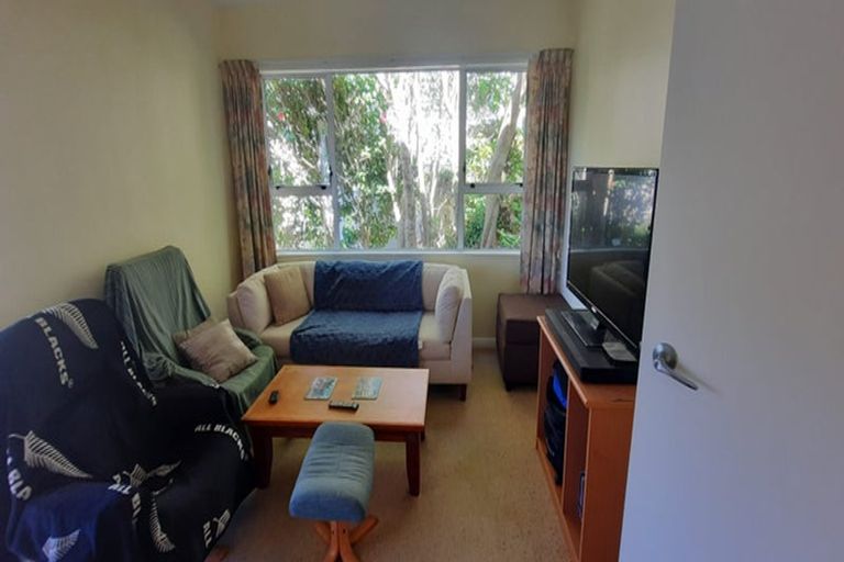 Photo of property in 64 Rolleston Street, Mount Cook, Wellington, 6021